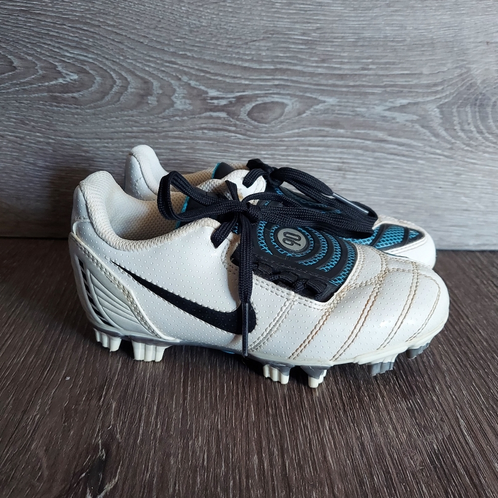Nike Kids Shoes - White and Black